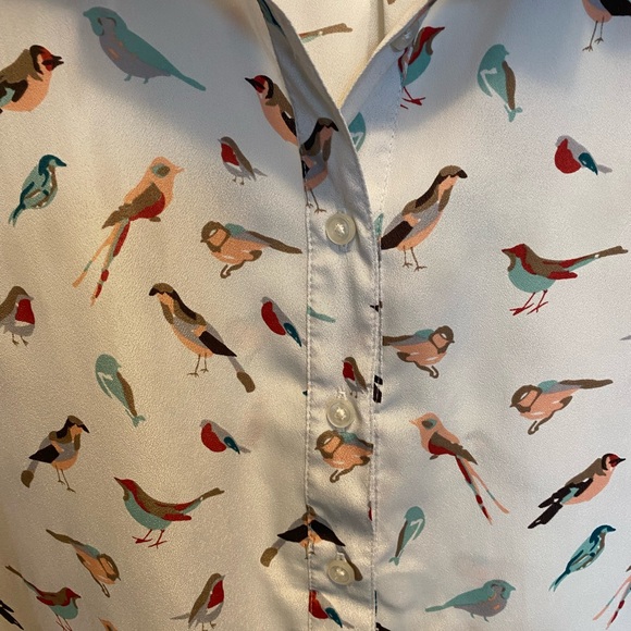Ann Taylor button front pullover top. Bird print. Size XL - Picture 3 of 5